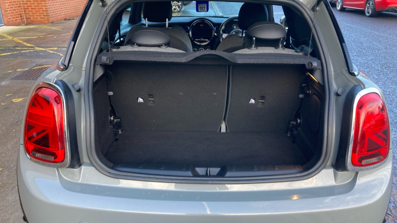 MINI Hatchback 135kW Cooper S Level 2 33kWh 3dr Auto Electric Hatchback